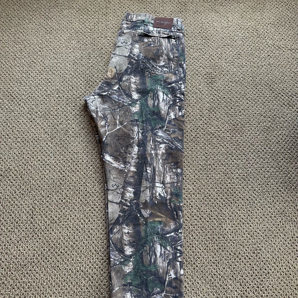 Men's Wrangler Camo 42 x 30